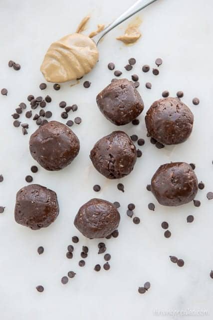 Chocolate Sunbutter Snack Balls - recipe for a Paleo, gluten-free, nut-free, dairy-free, and vegan portable snack